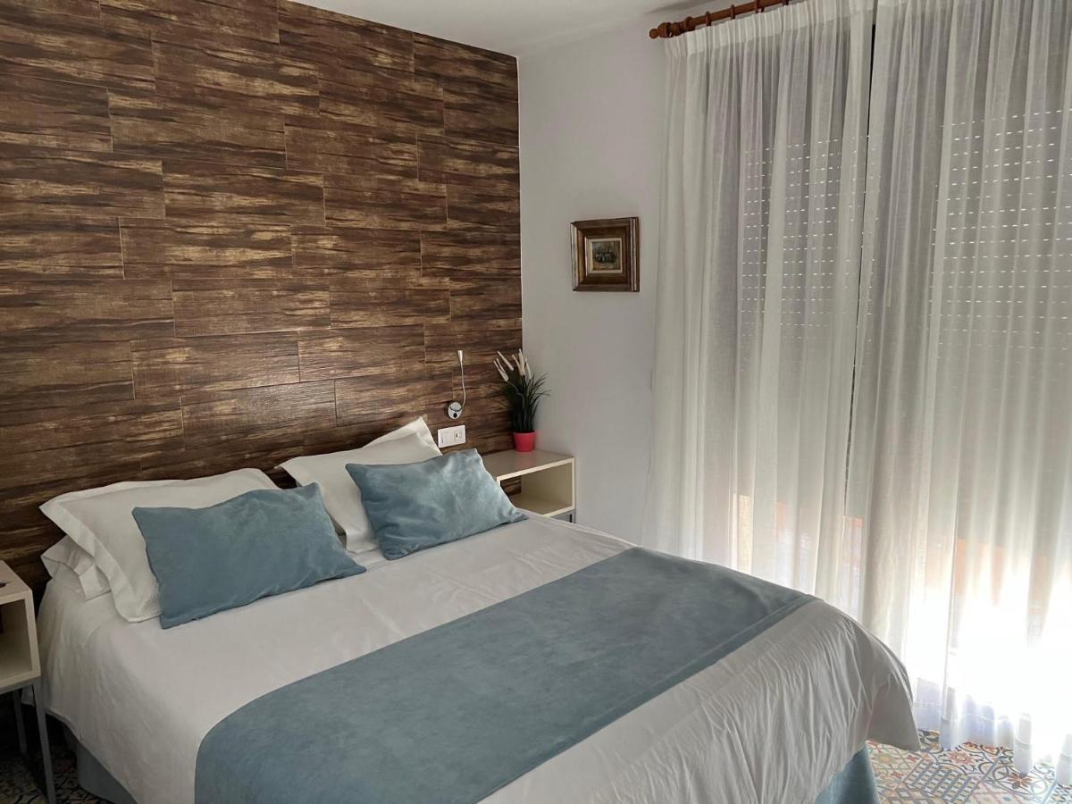 Hostal La Batuta Mogente Eksteriør billede